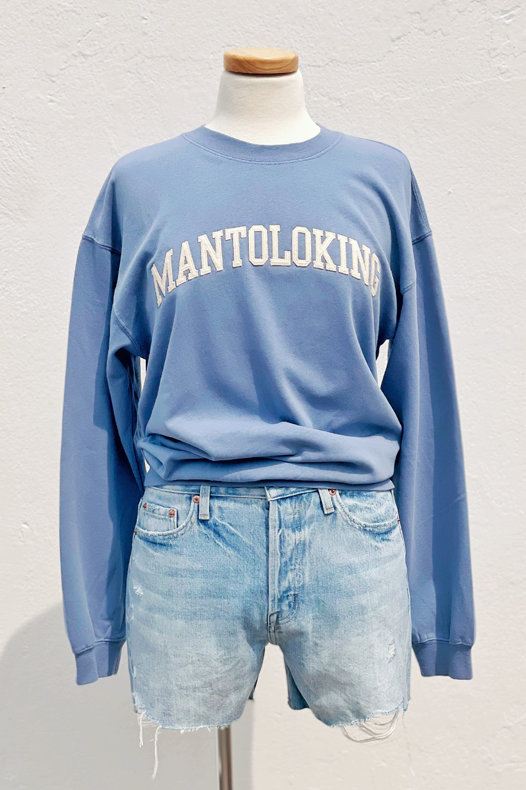 Mantoloking Applique Crewneck